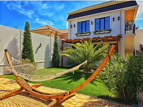 Satılır 7 otaqlı həyət evi 400 m²