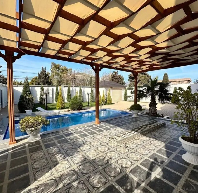 Satılır 7 otaqlı həyət evi 400 m²