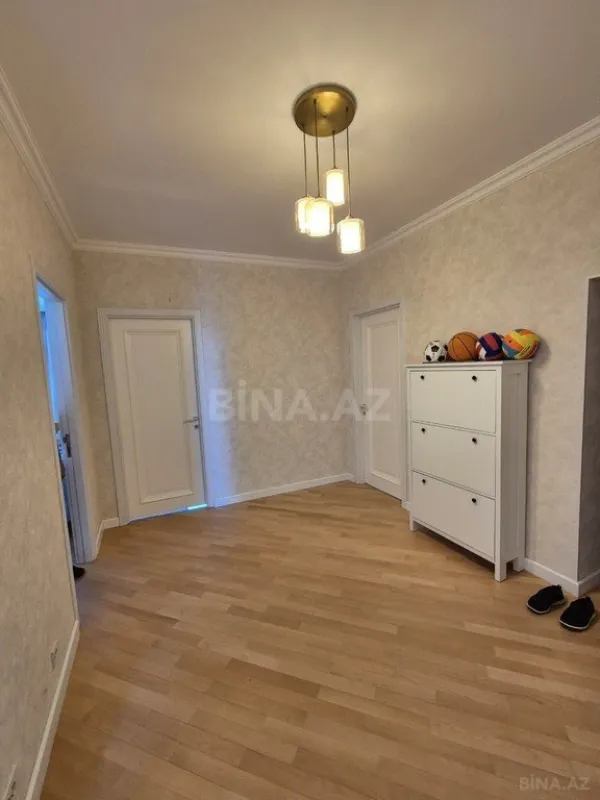Satılır 3 otaqlı mənzil 110 m²