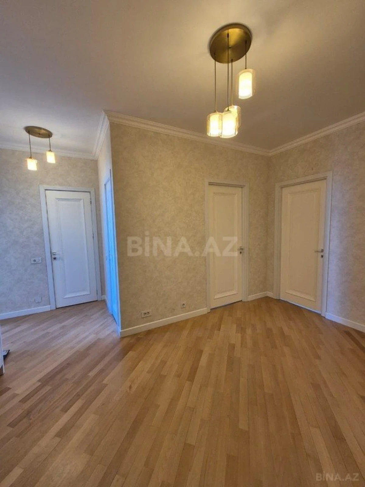 Satılır 3 otaqlı mənzil 110 m²