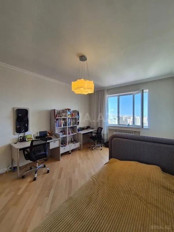 Satılır 3 otaqlı mənzil 110 m²