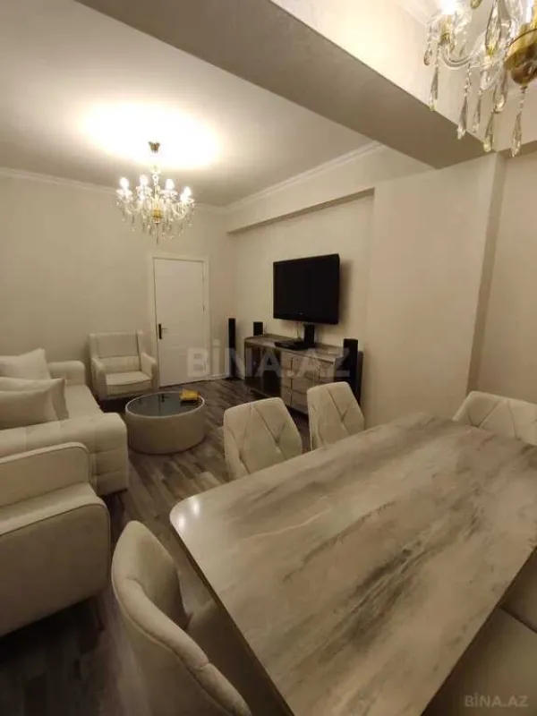 Satılır 3 otaqlı mənzil 125 m²