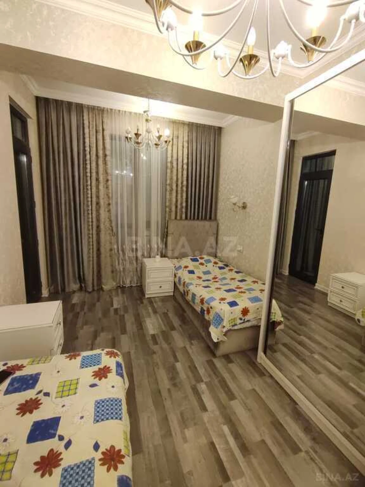 Satılır 3 otaqlı mənzil 125 m²