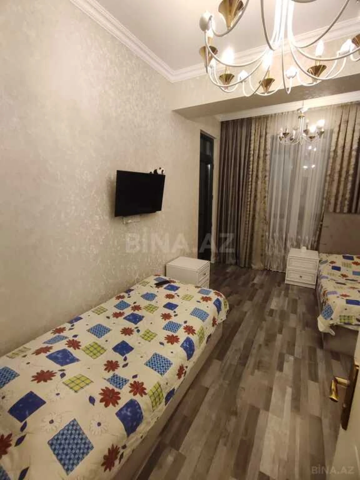 Satılır 3 otaqlı mənzil 125 m²