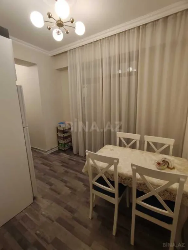 Satılır 3 otaqlı mənzil 125 m²