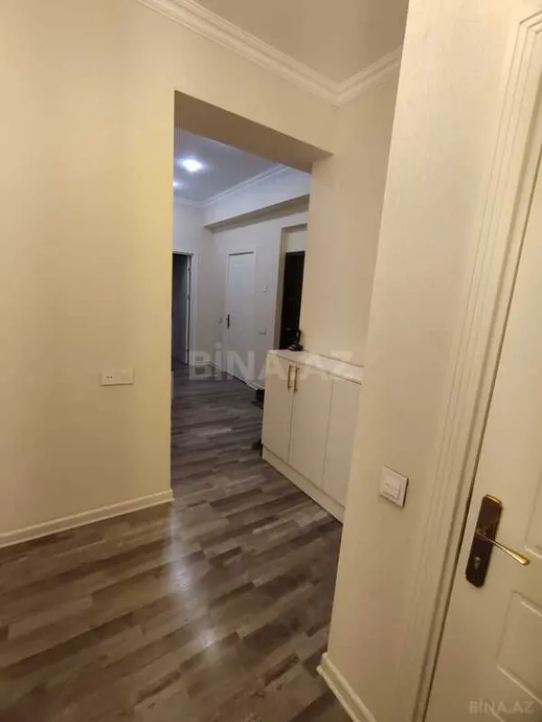 Satılır 3 otaqlı mənzil 125 m²
