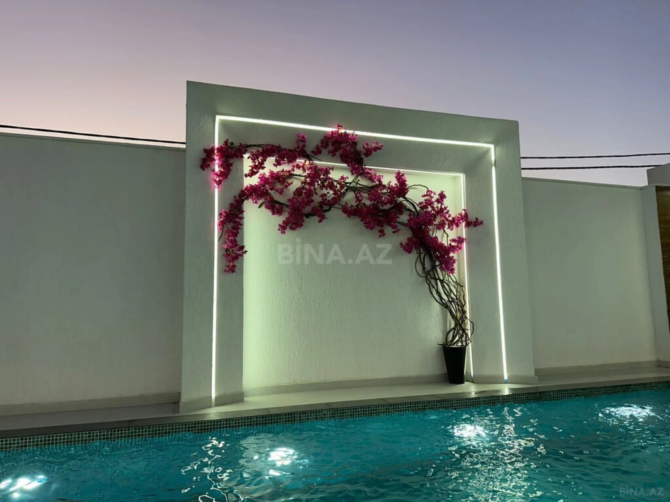 Satılır 5 otaqlı həyət evi 240 m²