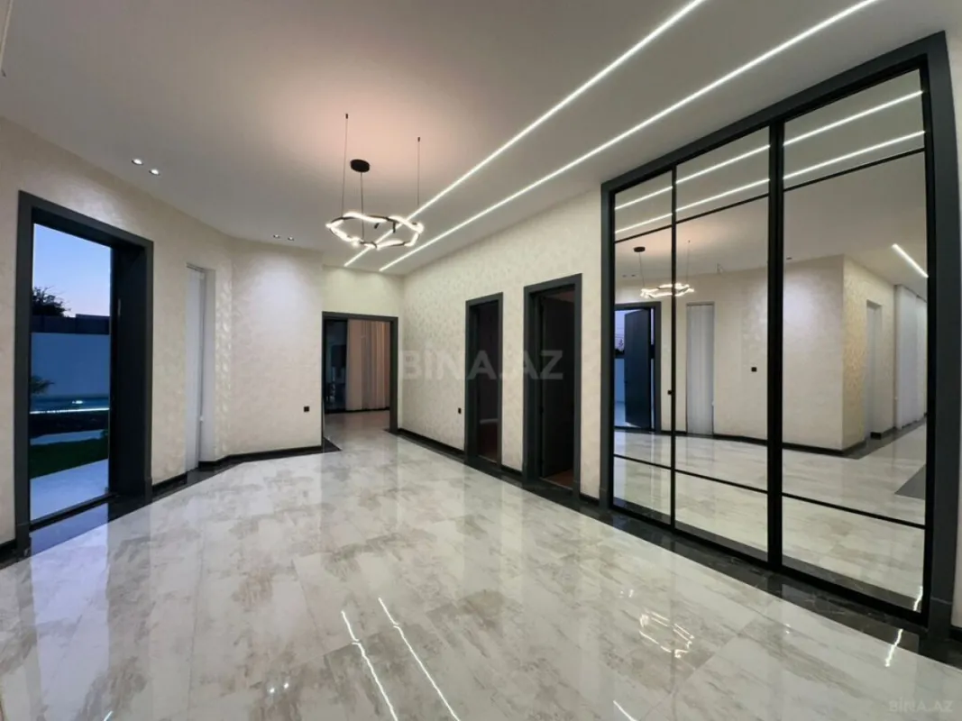 Satılır 5 otaqlı həyət evi 240 m²
