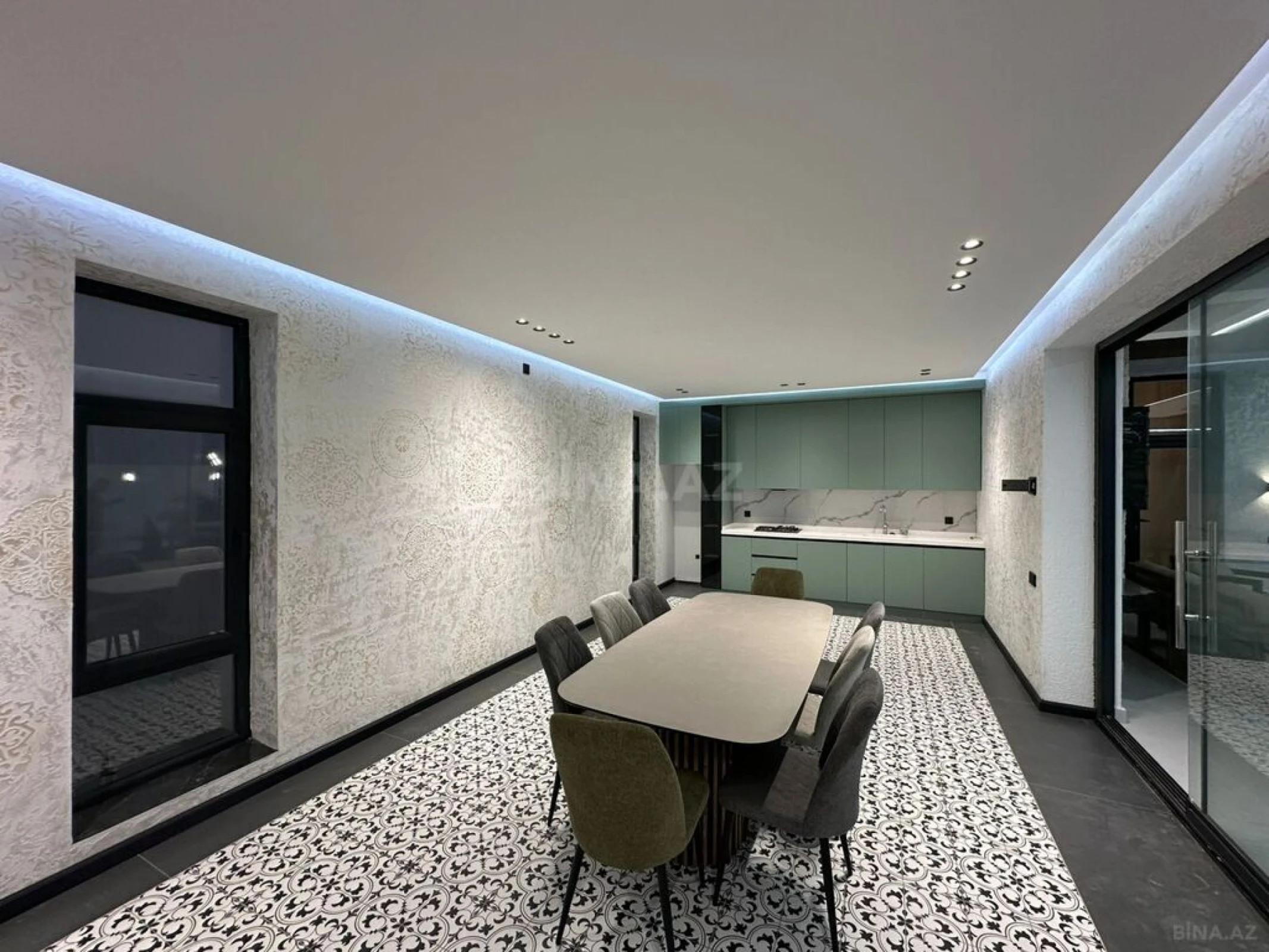 Satılır 5 otaqlı həyət evi 240 m²