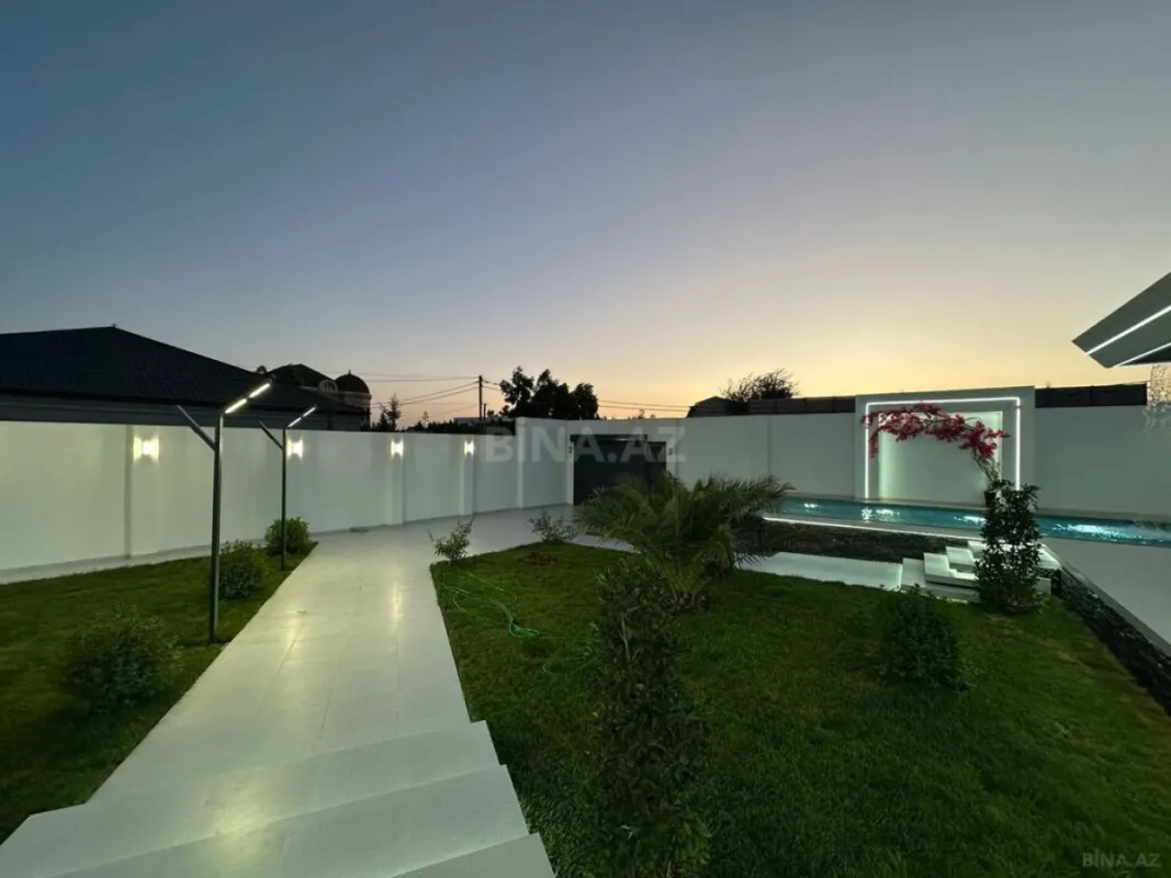 Satılır 5 otaqlı həyət evi 240 m²