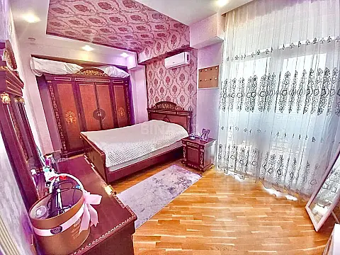 Satılır 3 otaqlı mənzil 107 m²