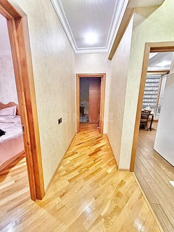 Satılır 3 otaqlı mənzil 107 m²