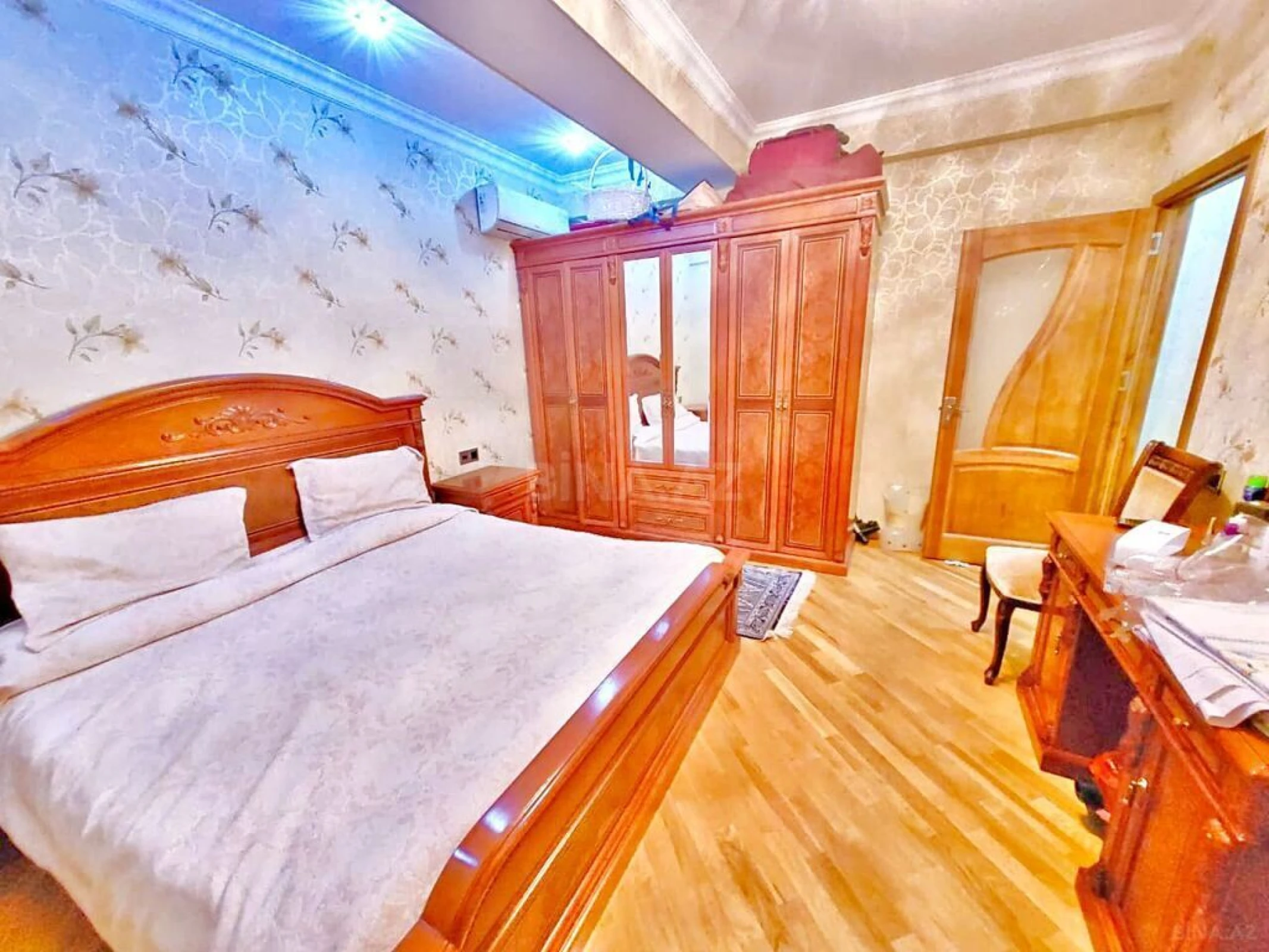 Satılır 3 otaqlı mənzil 107 m²
