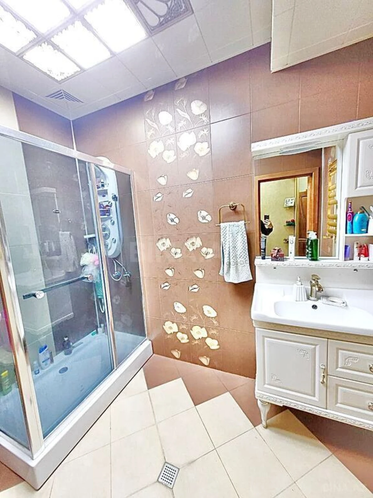 Satılır 3 otaqlı mənzil 107 m²