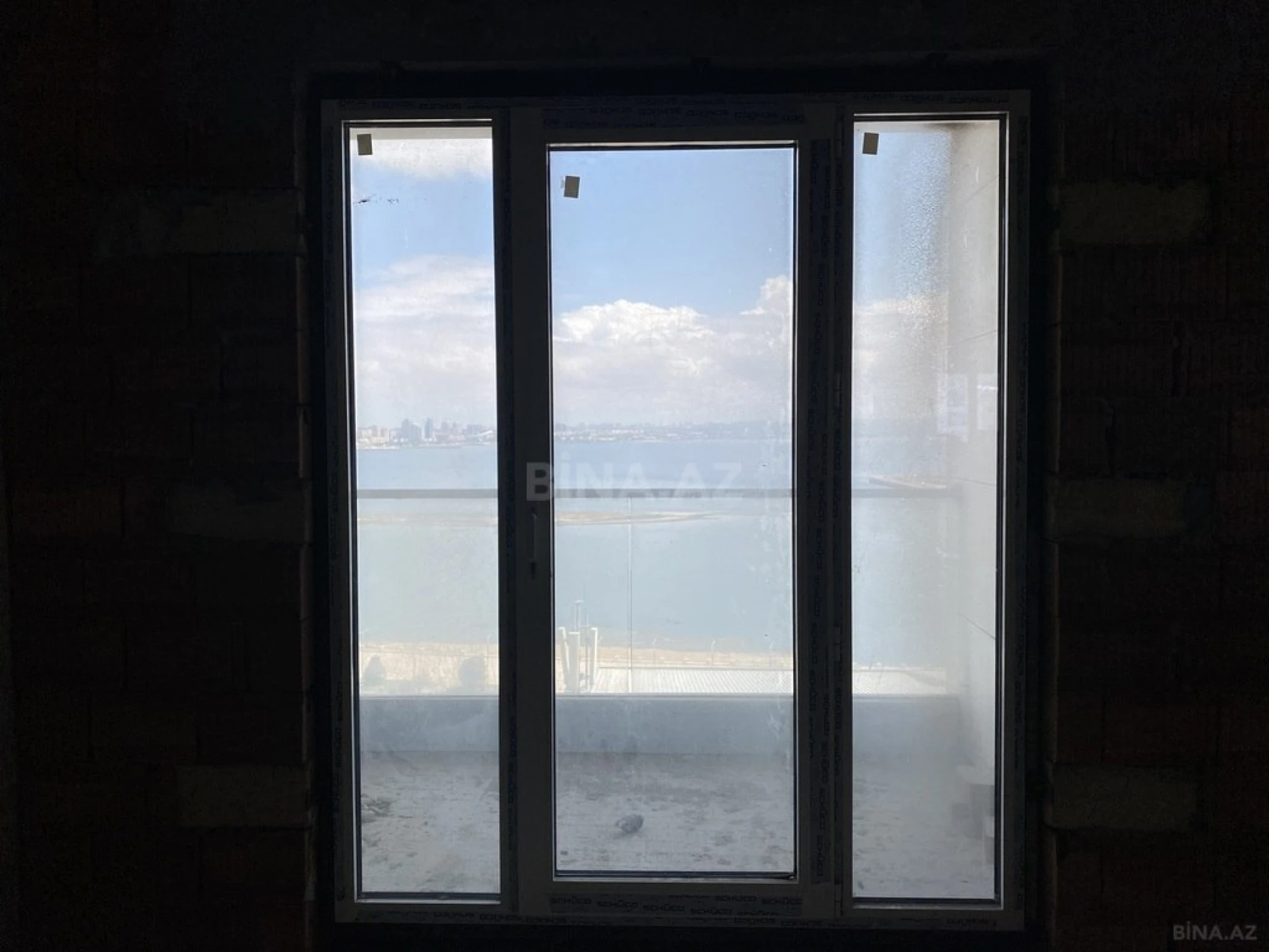 Satılır 6 otaqlı mənzil 300 m²