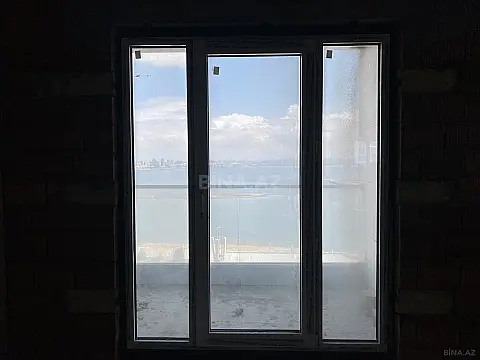 Satılır 6 otaqlı mənzil 300 m²