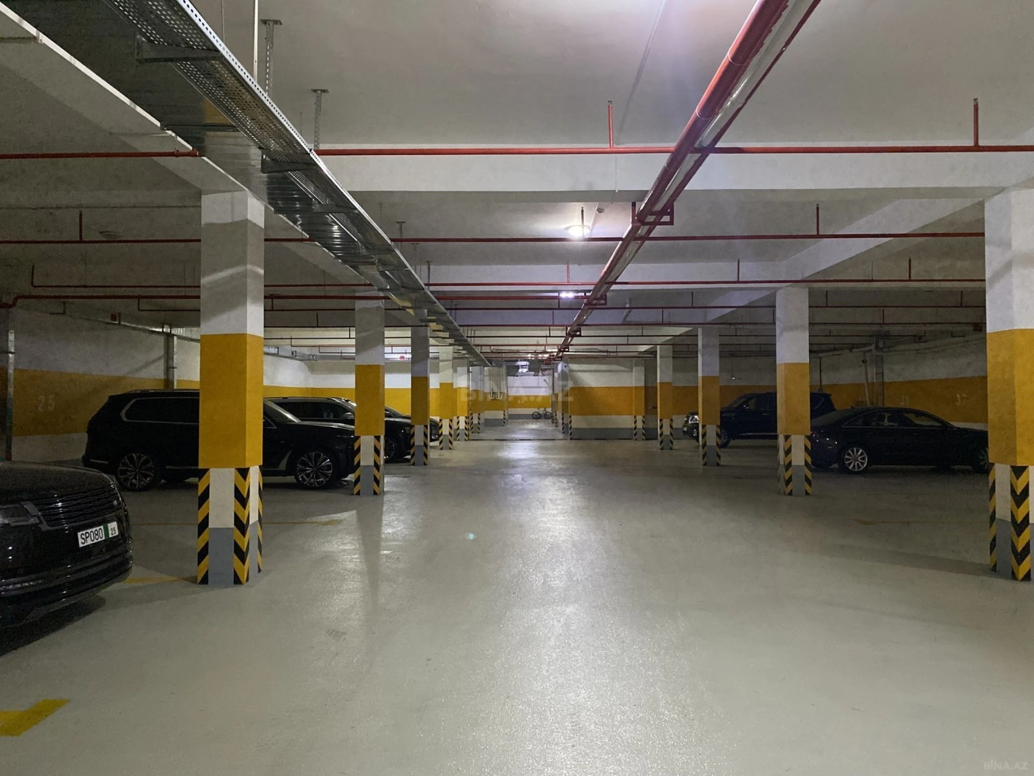 Satılır 6 otaqlı mənzil 300 m²