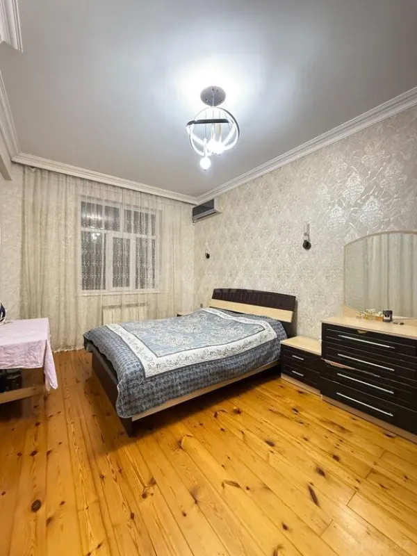Satılır 2 otaqlı mənzil 85 m²