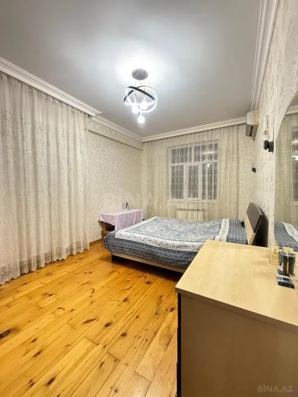 Satılır 2 otaqlı mənzil 85 m²