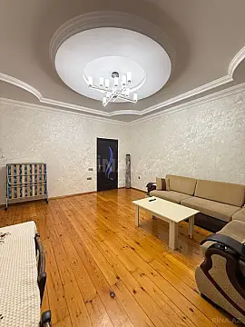 Satılır 2 otaqlı mənzil 85 m²