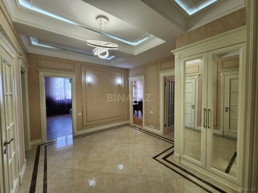 Kirayə verilir 3 otaqlı mənzil 157 m²