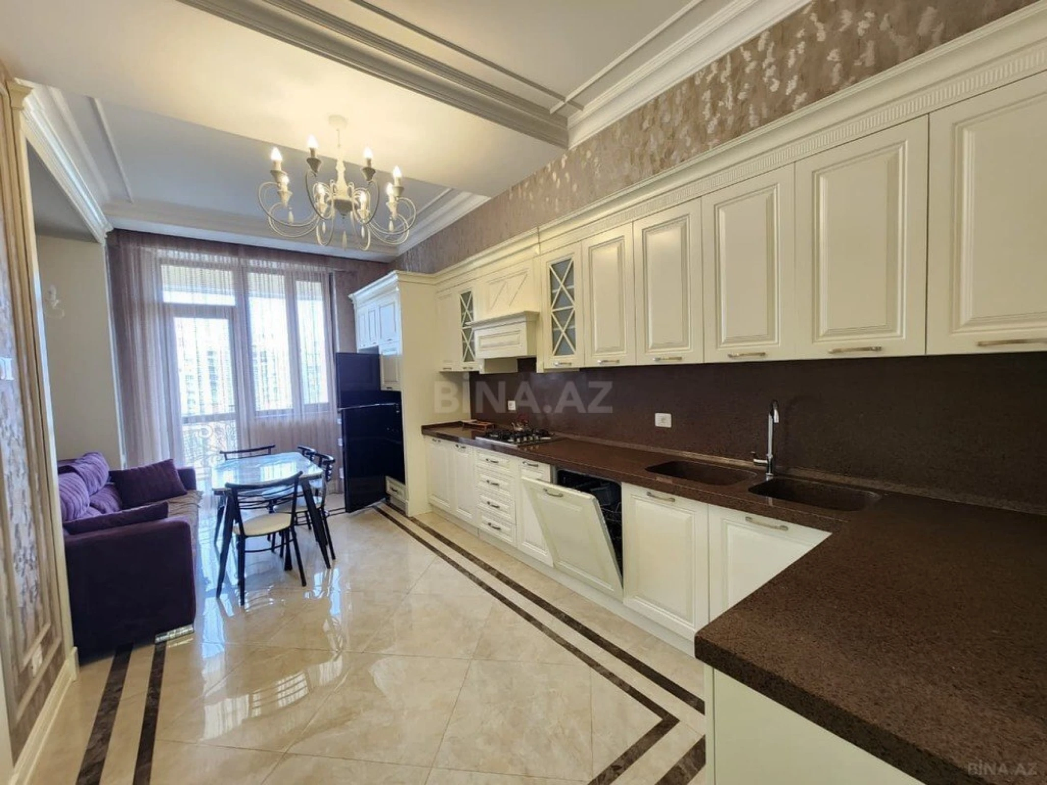 Kirayə verilir 3 otaqlı mənzil 157 m²