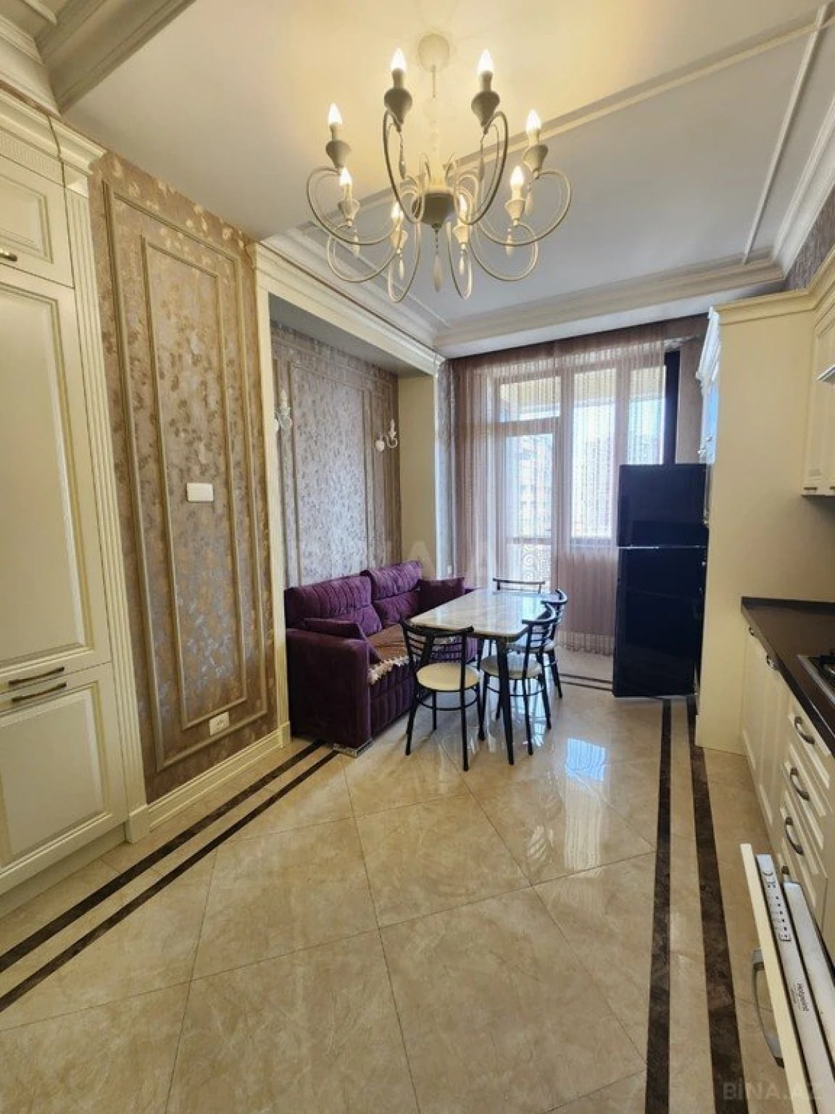 Kirayə verilir 3 otaqlı mənzil 157 m²