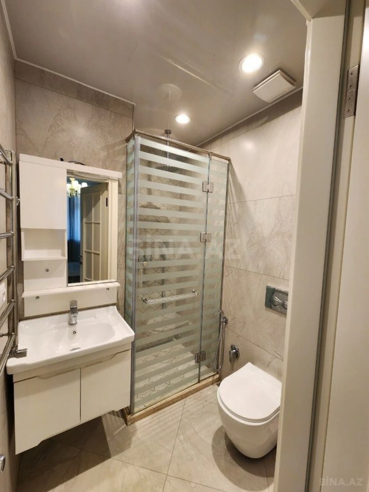 Kirayə verilir 3 otaqlı mənzil 157 m²