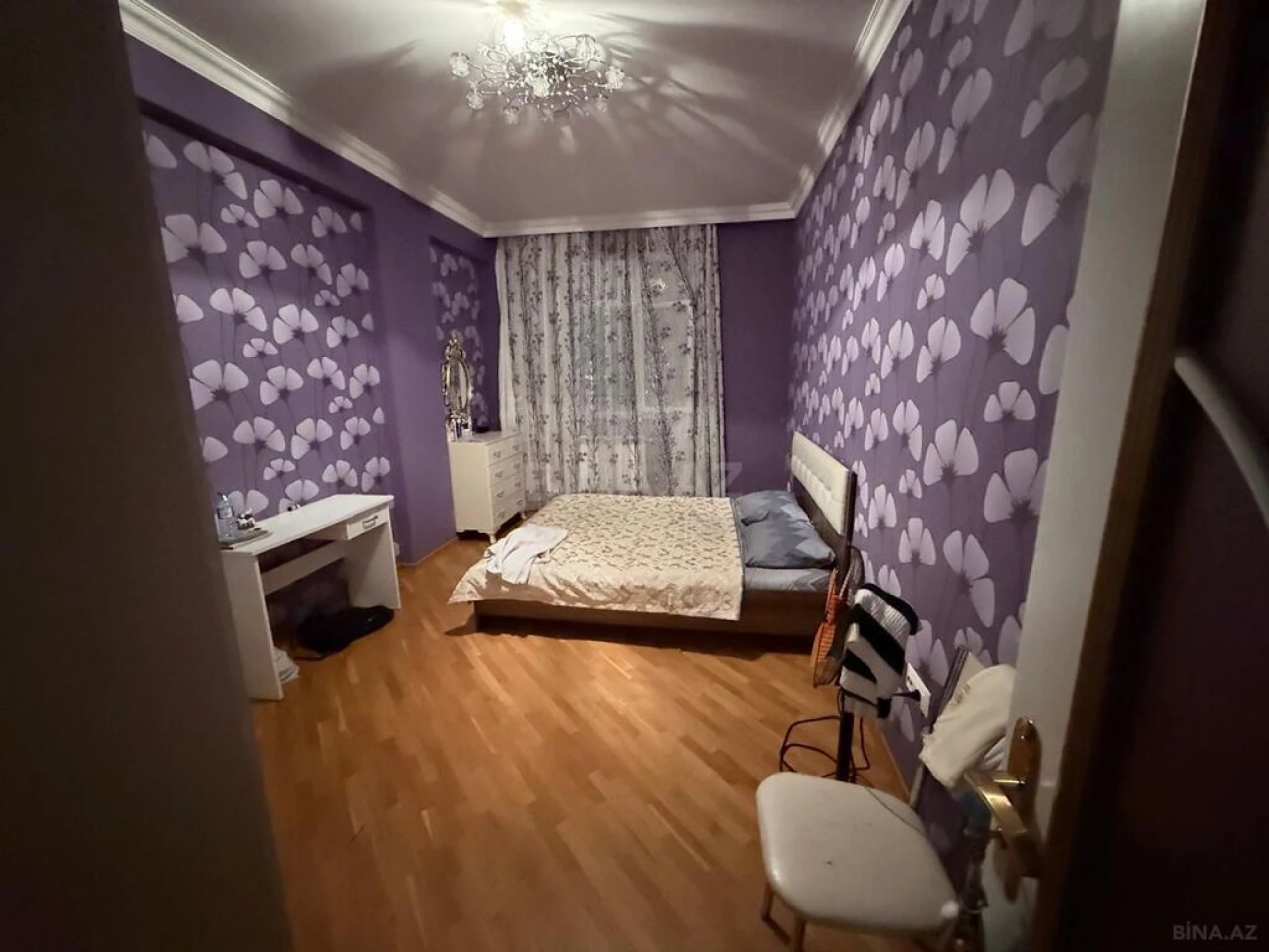 Satılır 4 otaqlı mənzil 190 m²