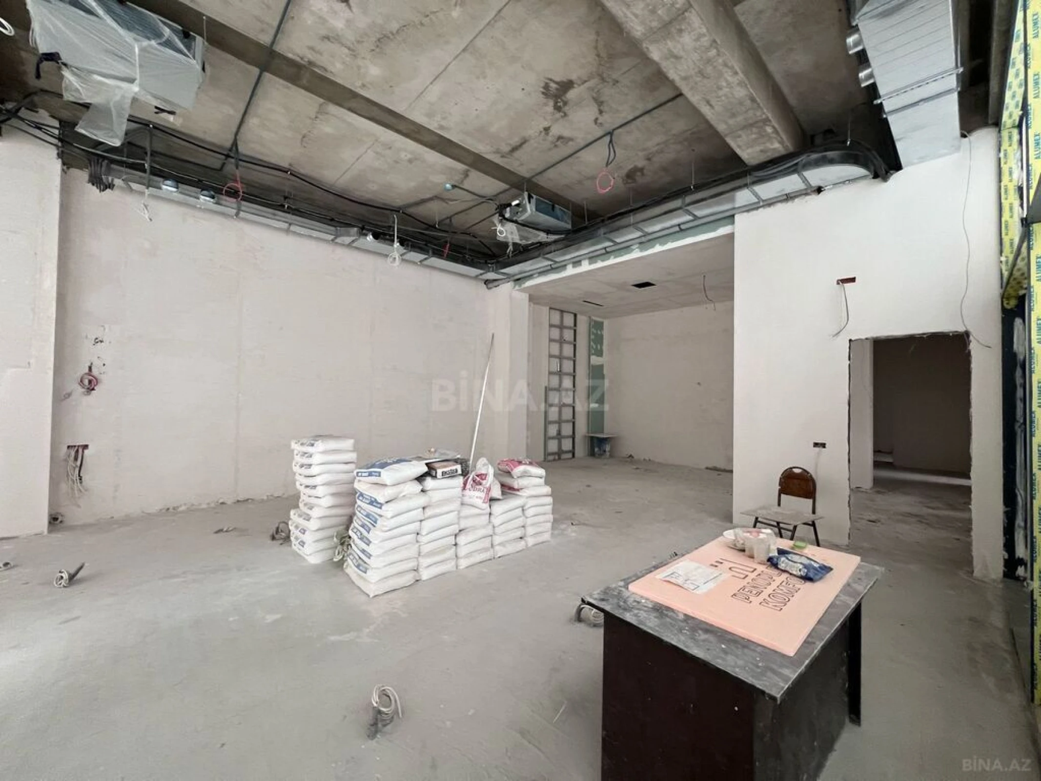 Satılır obyekt 184 m²
