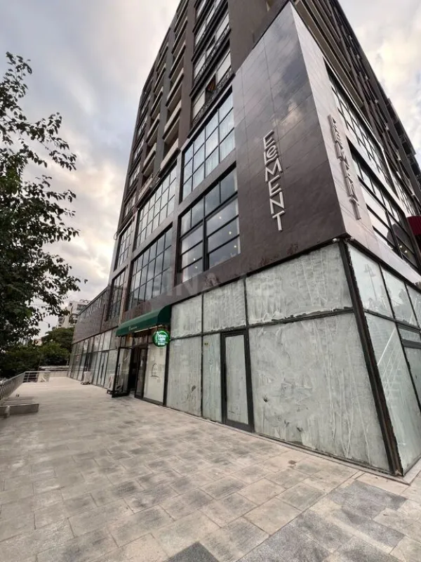 Satılır obyekt 184 m²