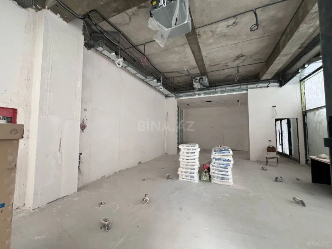 Satılır obyekt 184 m²