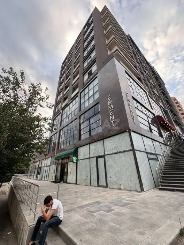 Satılır obyekt 184 m²