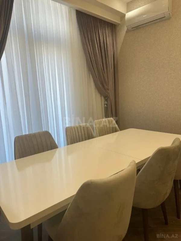 Kirayə verilir 2 otaqlı mənzil 90 m²