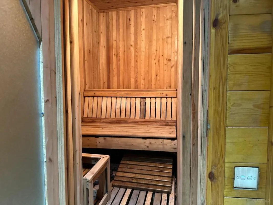 Satılır 14 otaqlı həyət evi 479 m²