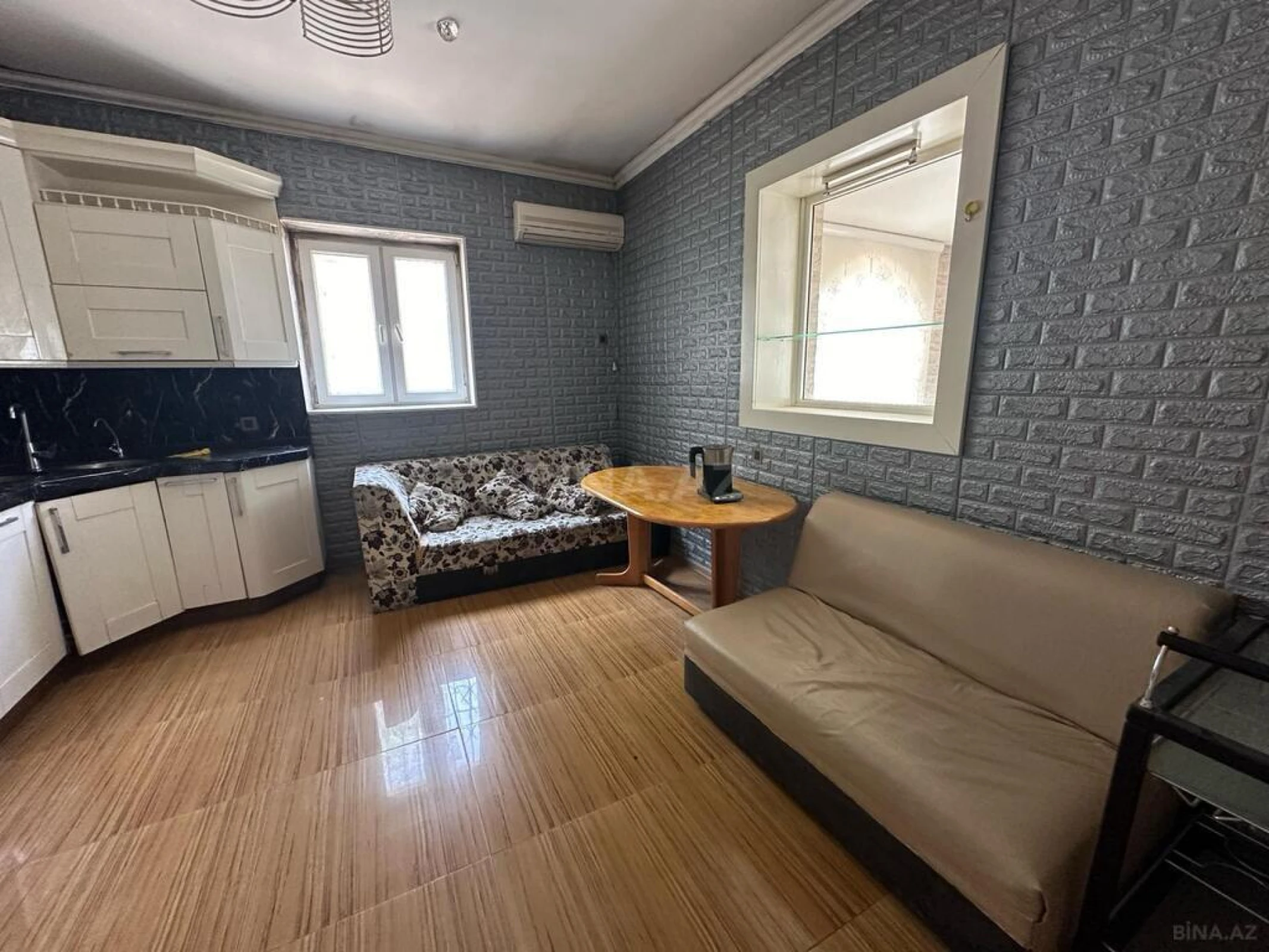 Satılır 14 otaqlı həyət evi 479 m²