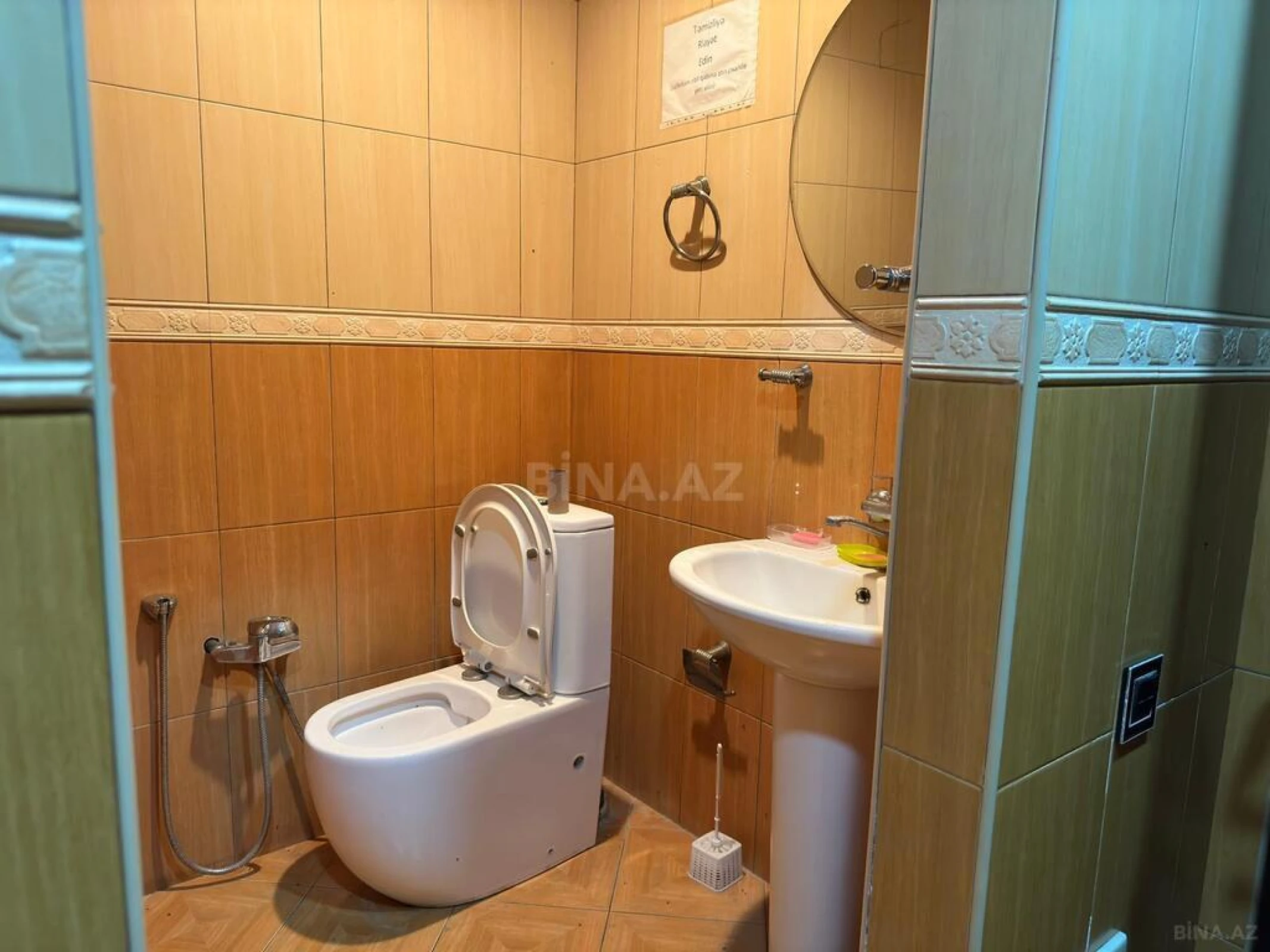 Satılır 14 otaqlı həyət evi 479 m²