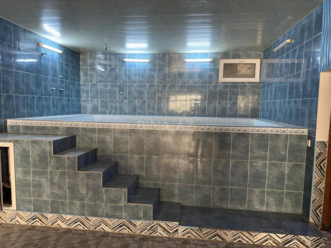 Satılır 14 otaqlı həyət evi 479 m²