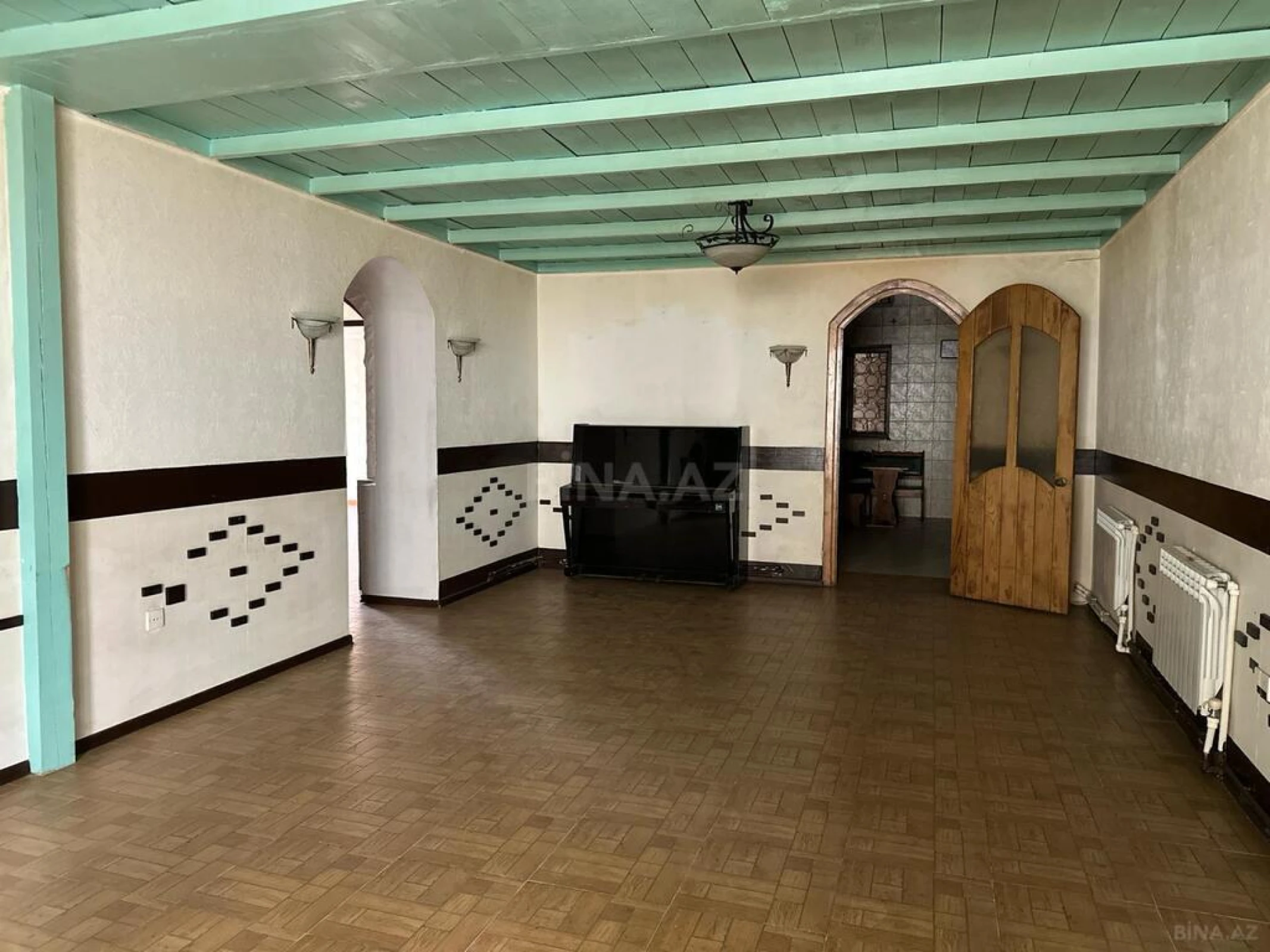 Satılır 14 otaqlı həyət evi 479 m²