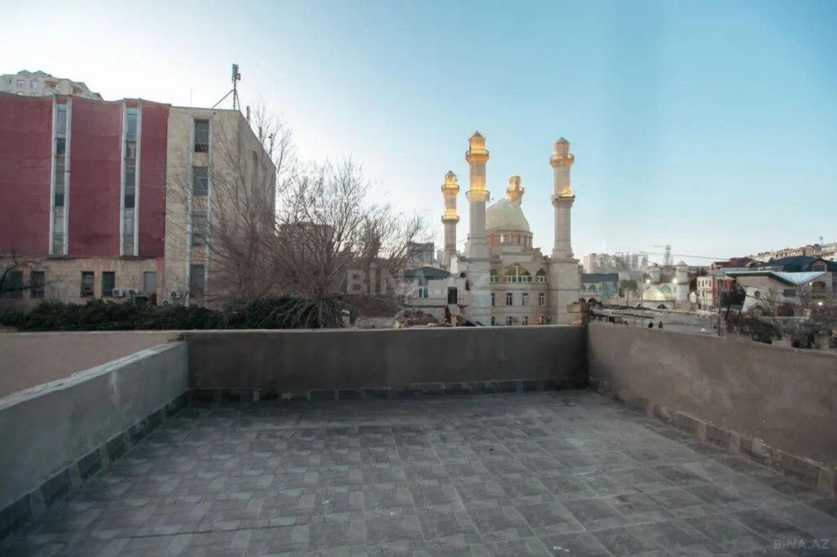 Satılır 7 otaqlı həyət evi 500 m²