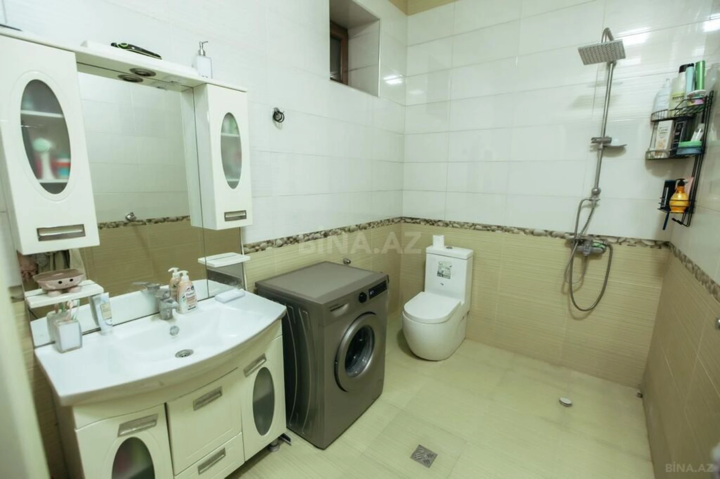 Satılır 7 otaqlı həyət evi 500 m²