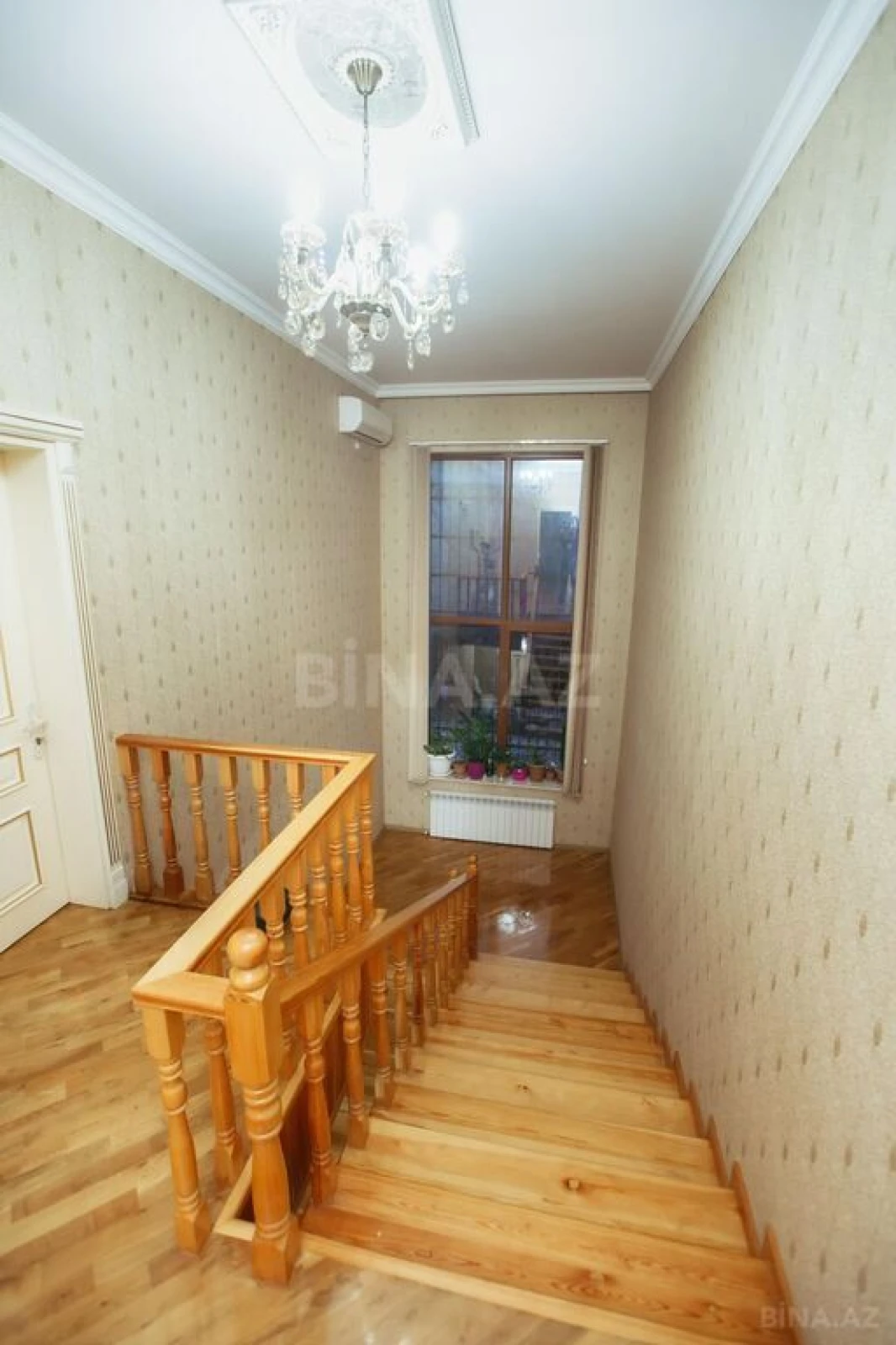 Satılır 7 otaqlı həyət evi 500 m²