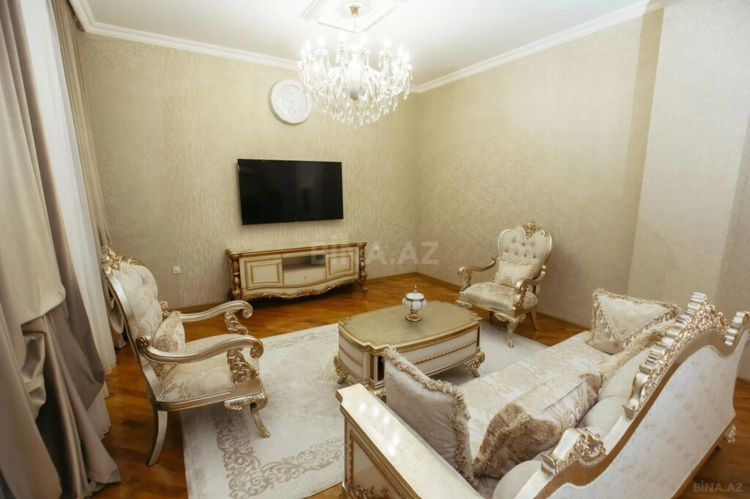 Satılır 7 otaqlı həyət evi 500 m²