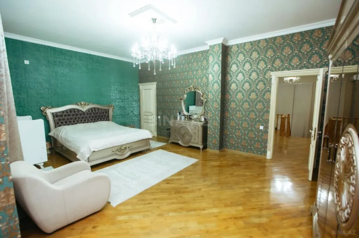 Satılır 7 otaqlı həyət evi 500 m²