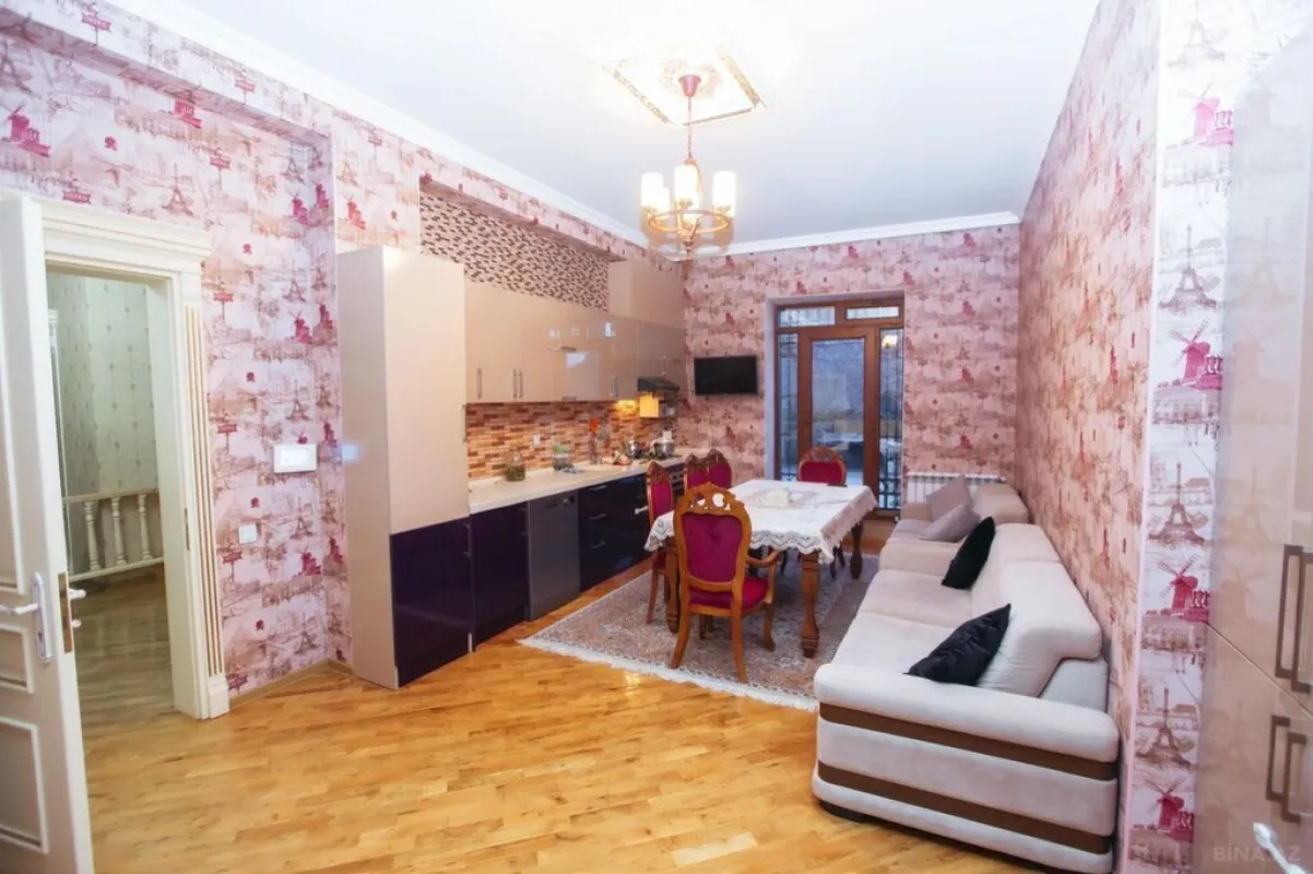 Satılır 7 otaqlı həyət evi 500 m²