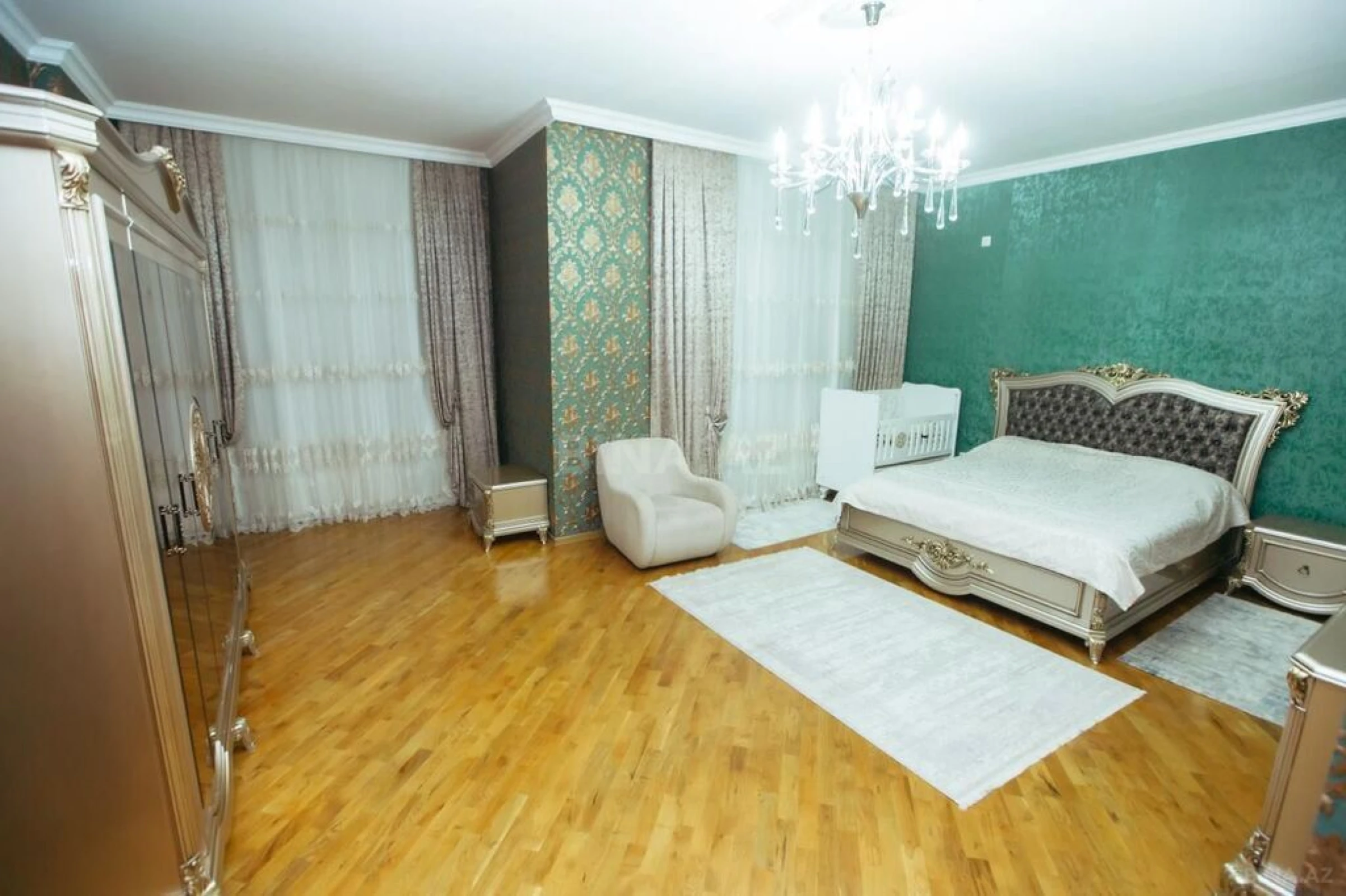 Satılır 7 otaqlı həyət evi 500 m²