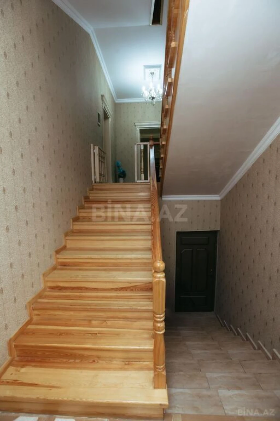 Satılır 7 otaqlı həyət evi 500 m²