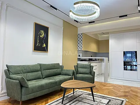 Kirayə verilir 2 otaqlı mənzil 70 m²