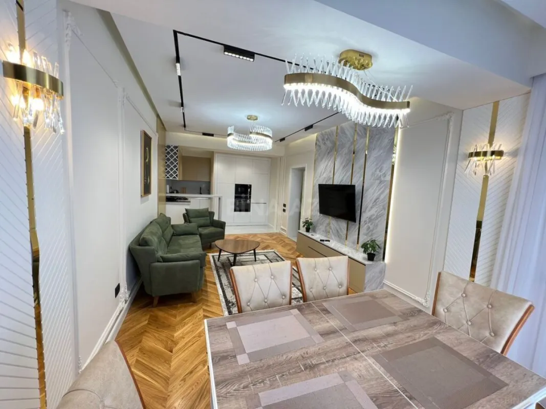 Kirayə verilir 2 otaqlı mənzil 70 m²