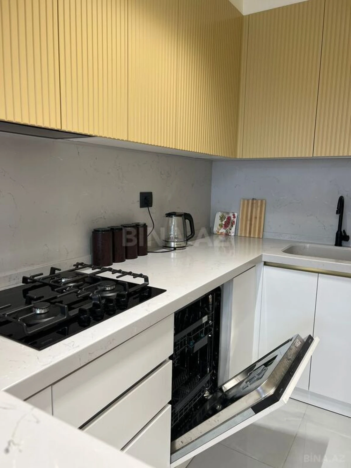 Kirayə verilir 2 otaqlı mənzil 70 m²